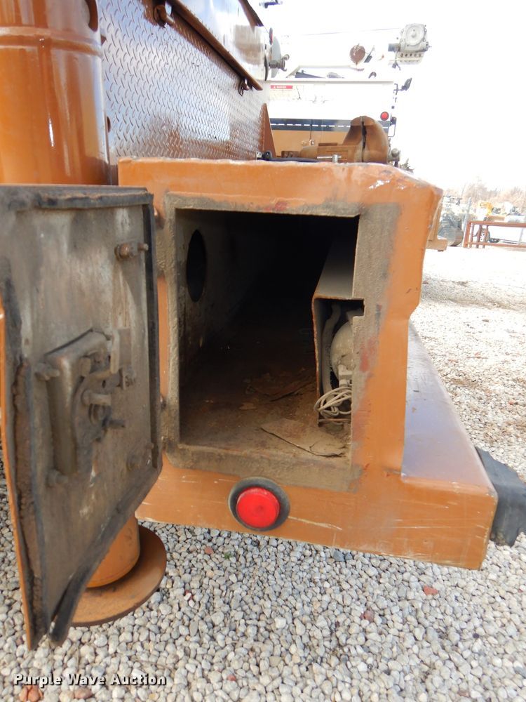 image for item DH4412 2004 Peterbilt 330 service truck with crane