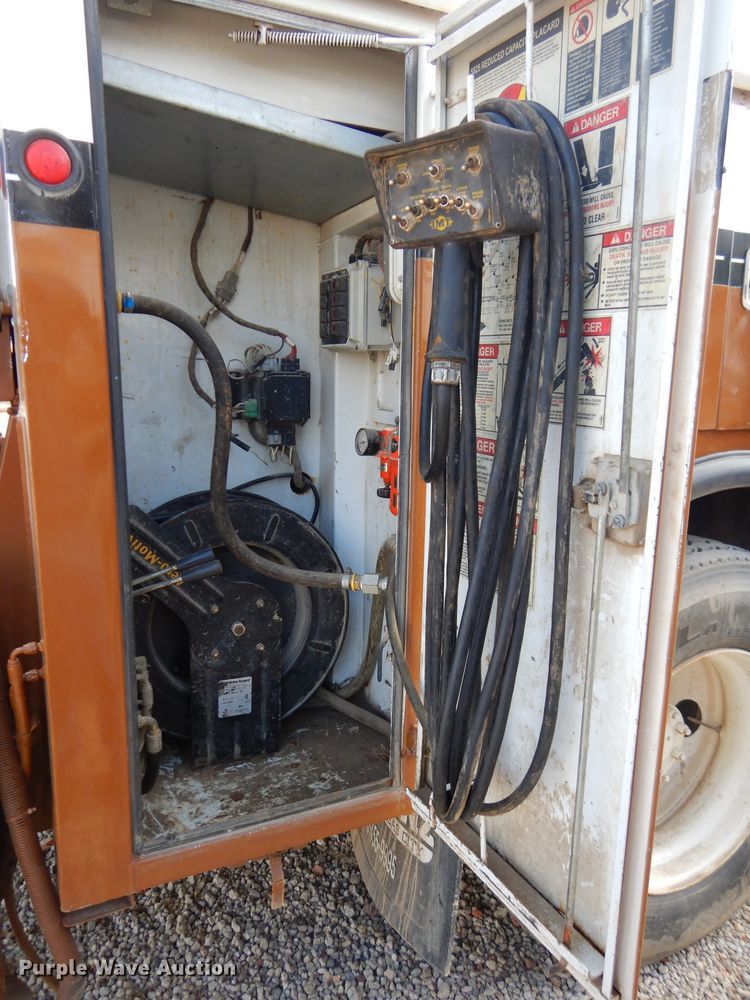 image for item DH4412 2004 Peterbilt 330 service truck with crane