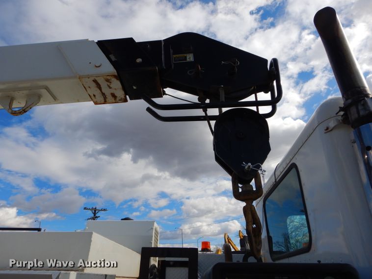 image for item DH4412 2004 Peterbilt 330 service truck with crane