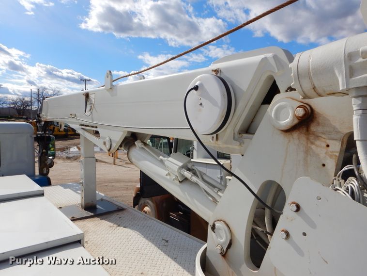 image for item DH4412 2004 Peterbilt 330 service truck with crane