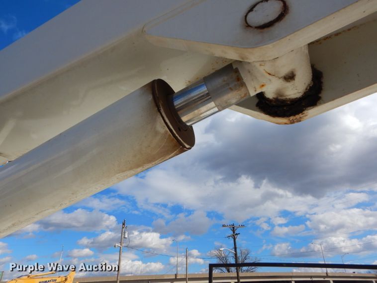 image for item DH4412 2004 Peterbilt 330 service truck with crane