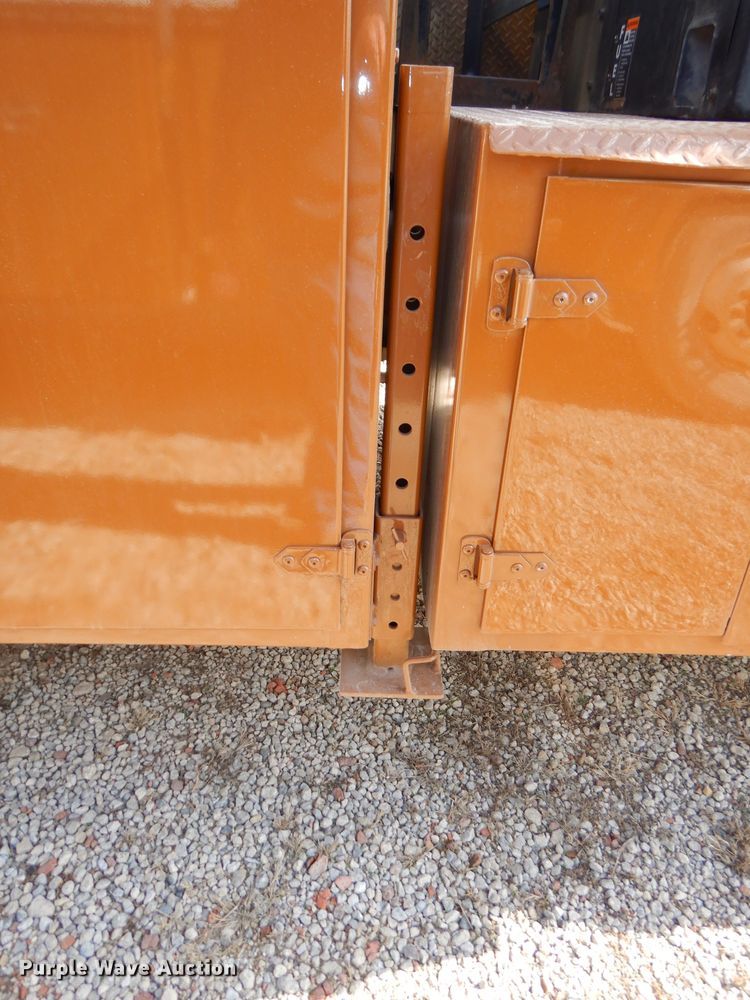 image for item DH4412 2004 Peterbilt 330 service truck with crane