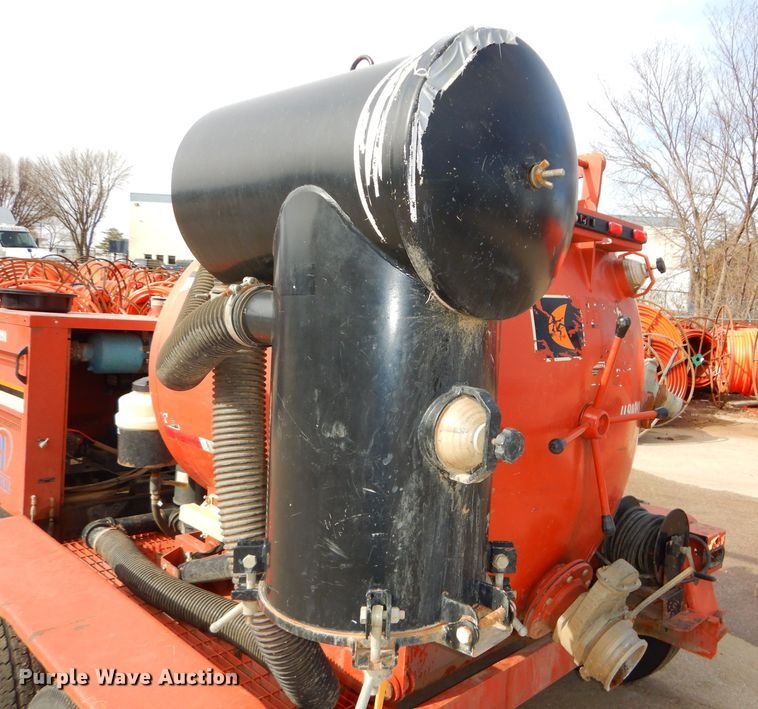 image for item DH4418 2010 Ditch Witch FX30 vacuum excavator