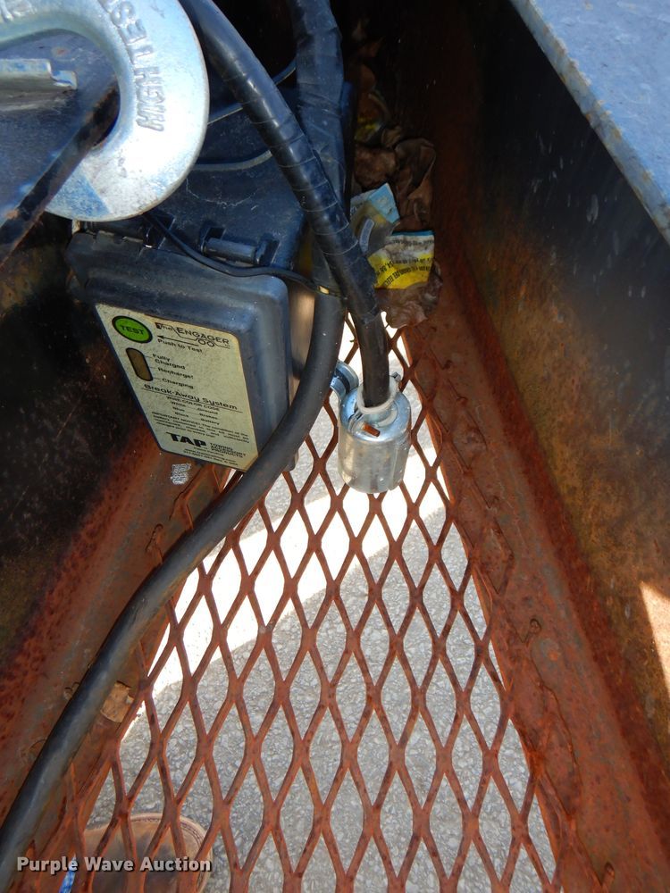 image for item DH4420 1995 Towmaster equipment trailer