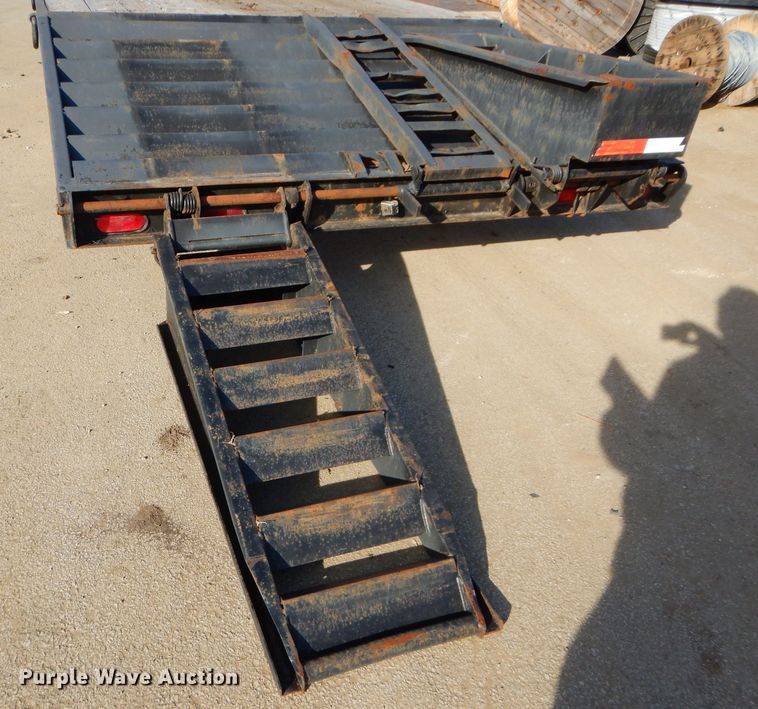 image for item DH4420 1995 Towmaster equipment trailer