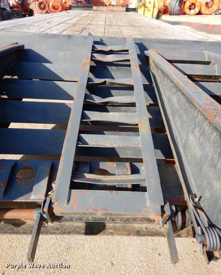 image for item DH4420 1995 Towmaster equipment trailer