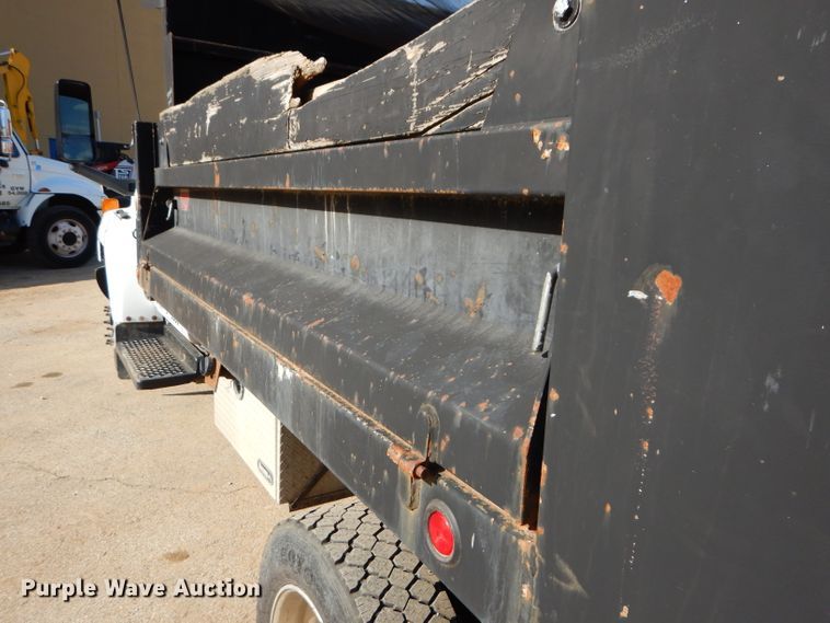 image for item DH4421 2003 GMC C4500 dump truck