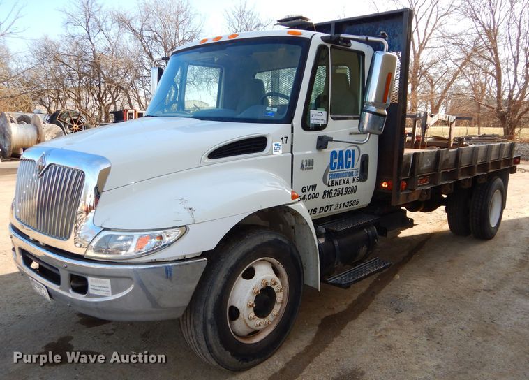 image for item DH4422 2006 International 4300 flatbed truck