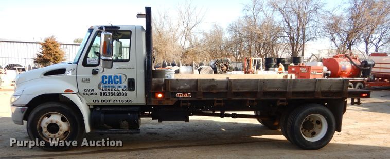 image for item DH4422 2006 International 4300 flatbed truck