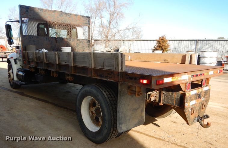 image for item DH4422 2006 International 4300 flatbed truck