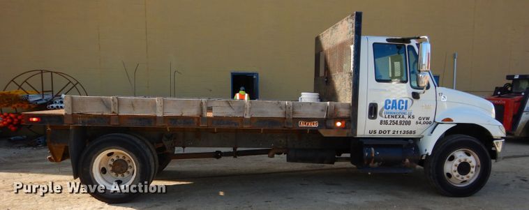 image for item DH4422 2006 International 4300 flatbed truck
