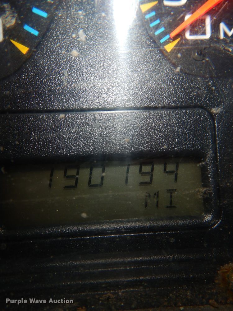 image for item DH4422 2006 International 4300 flatbed truck