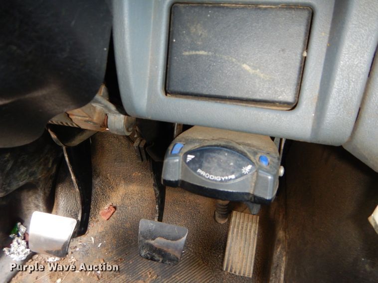 image for item DH4422 2006 International 4300 flatbed truck