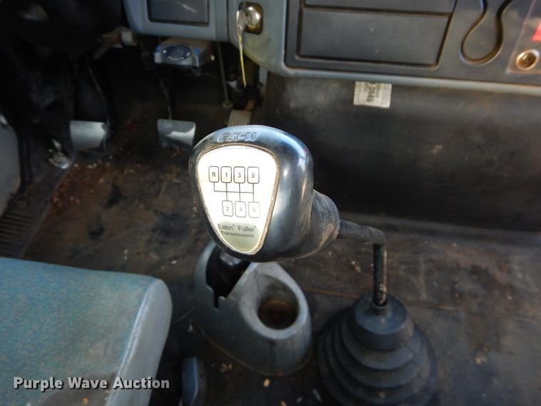 image for item DH4422 2006 International 4300 flatbed truck