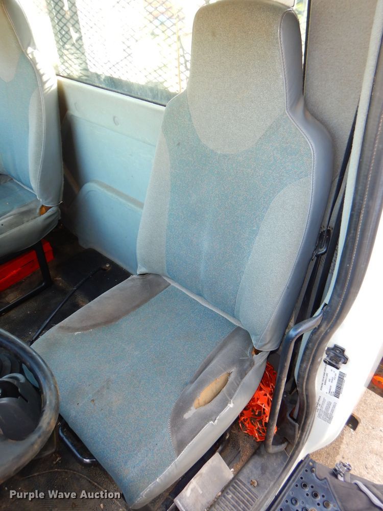 image for item DH4422 2006 International 4300 flatbed truck