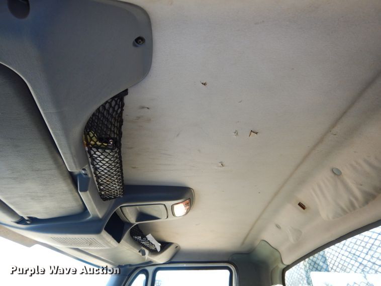 image for item DH4422 2006 International 4300 flatbed truck