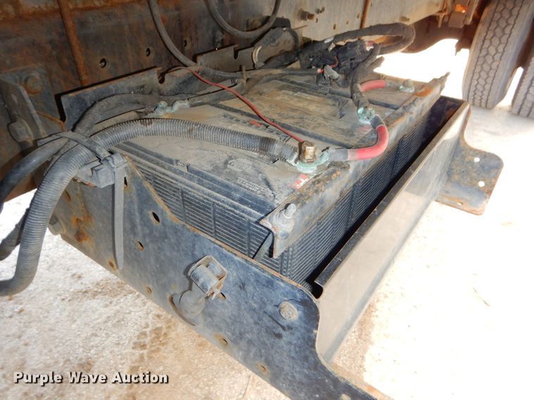 image for item DH4422 2006 International 4300 flatbed truck