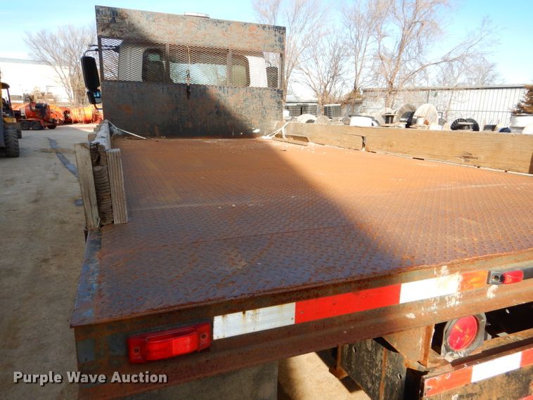 image for item DH4422 2006 International 4300 flatbed truck