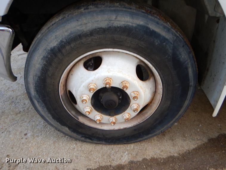 image for item DH4422 2006 International 4300 flatbed truck