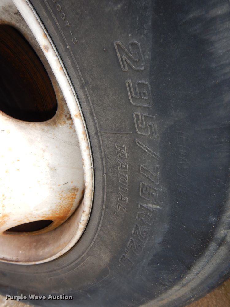 image for item DH4422 2006 International 4300 flatbed truck