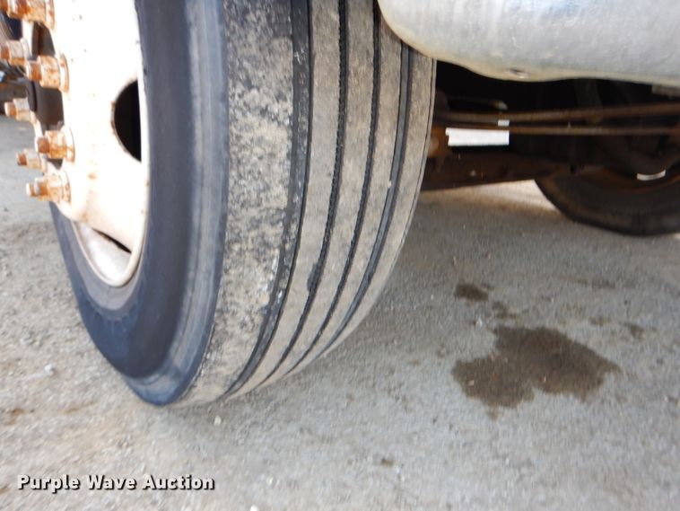 image for item DH4422 2006 International 4300 flatbed truck