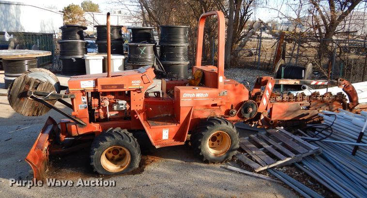 image for item DH4423 1987 Ditch Witch 4010 trencher