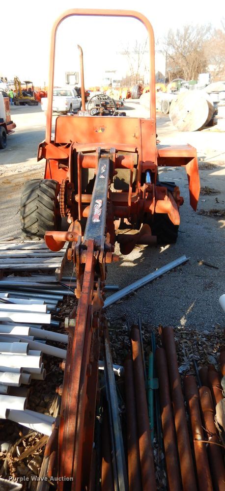 image for item DH4423 1987 Ditch Witch 4010 trencher