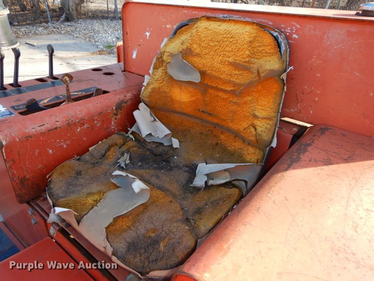 image for item DH4423 1987 Ditch Witch 4010 trencher