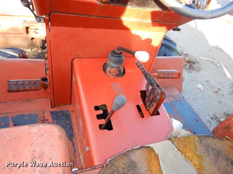 image for item DH4423 1987 Ditch Witch 4010 trencher