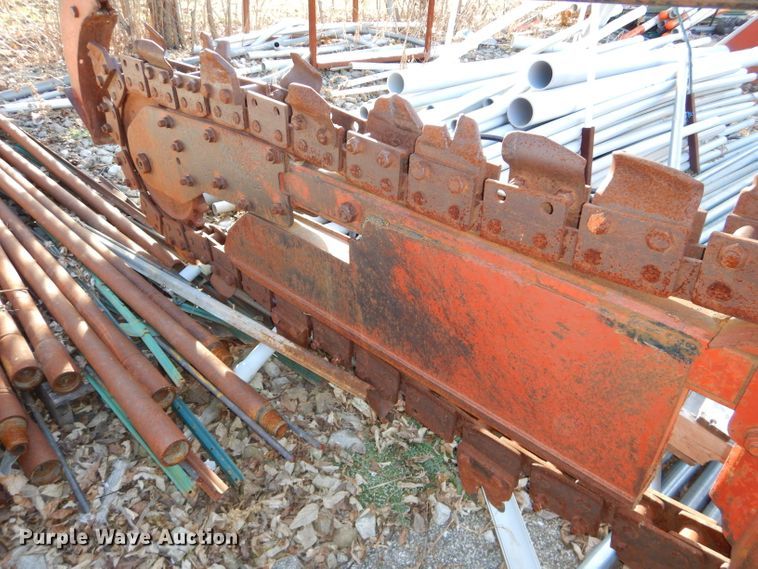 image for item DH4423 1987 Ditch Witch 4010 trencher