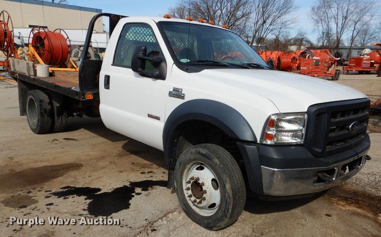 image for item DH4424 2007 Ford F450 Super Duty flatbed truck