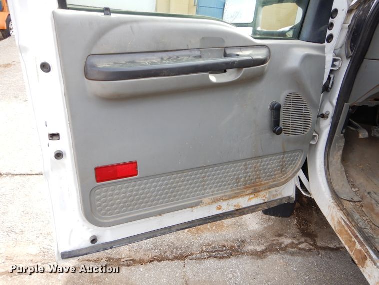 image for item DH4424 2007 Ford F450 Super Duty flatbed truck