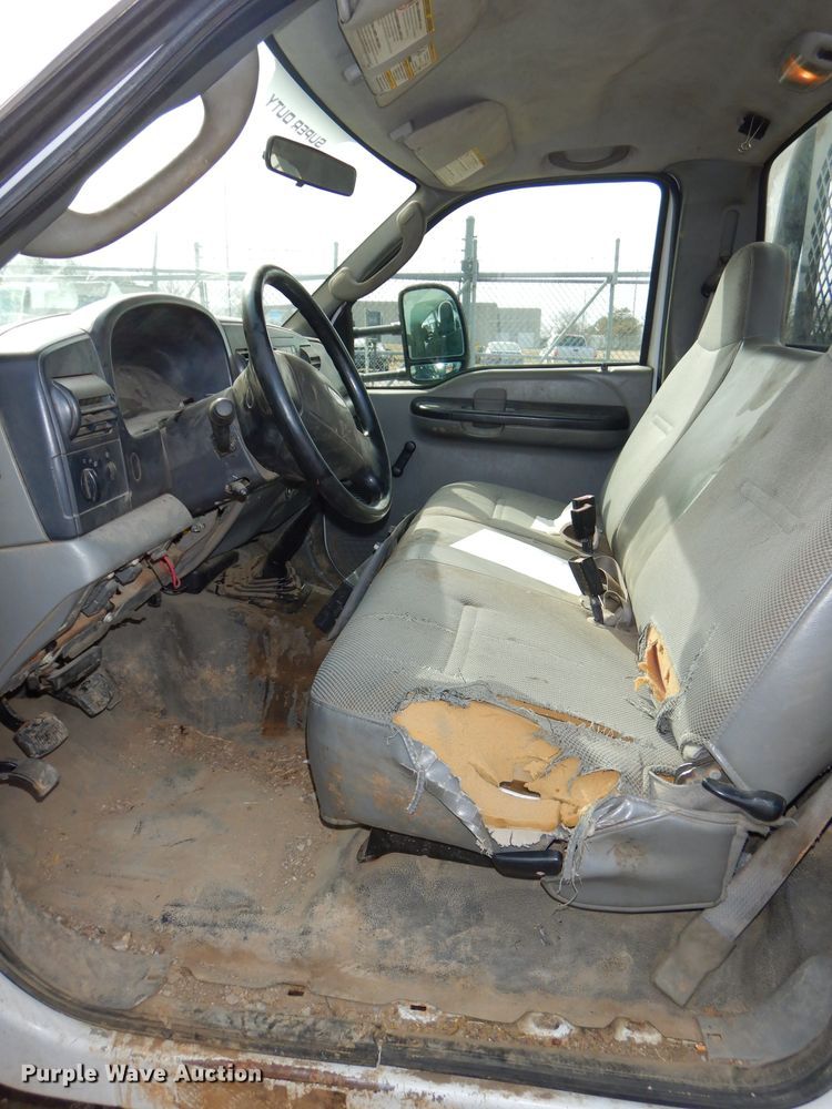 image for item DH4424 2007 Ford F450 Super Duty flatbed truck