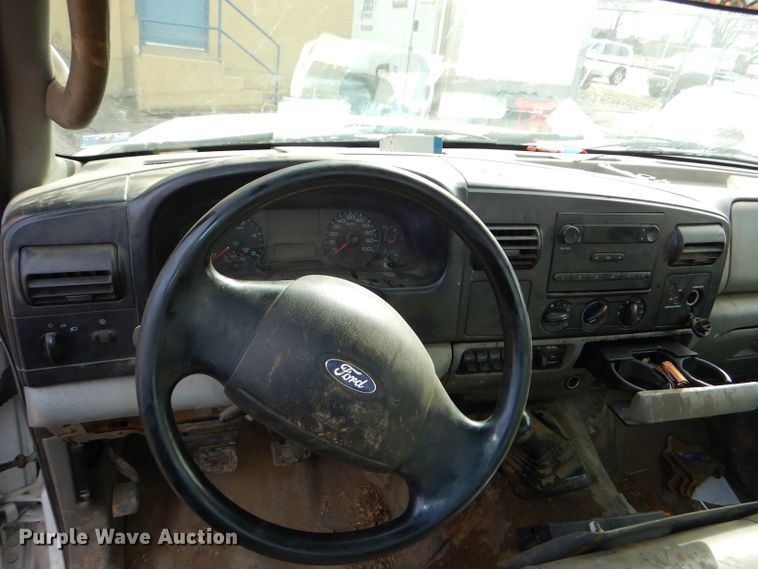 image for item DH4424 2007 Ford F450 Super Duty flatbed truck