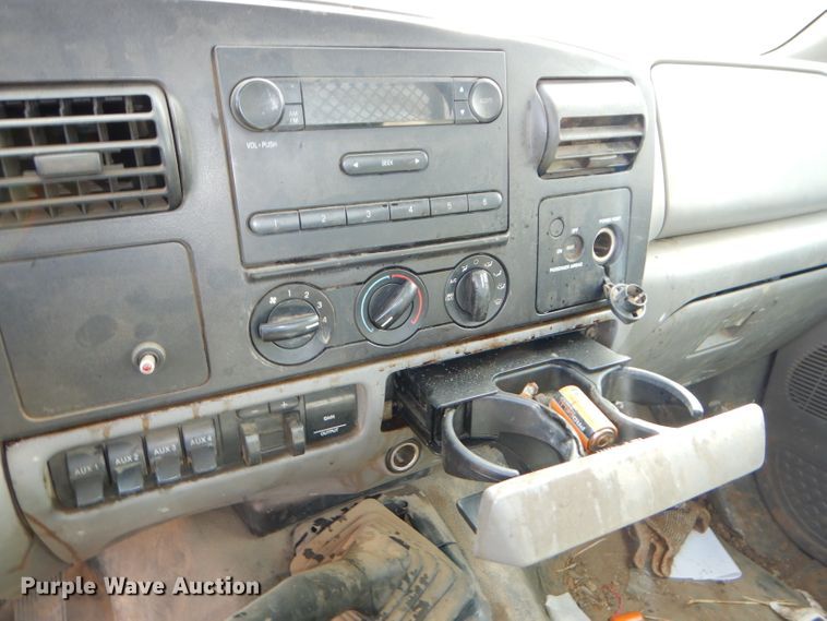 image for item DH4424 2007 Ford F450 Super Duty flatbed truck