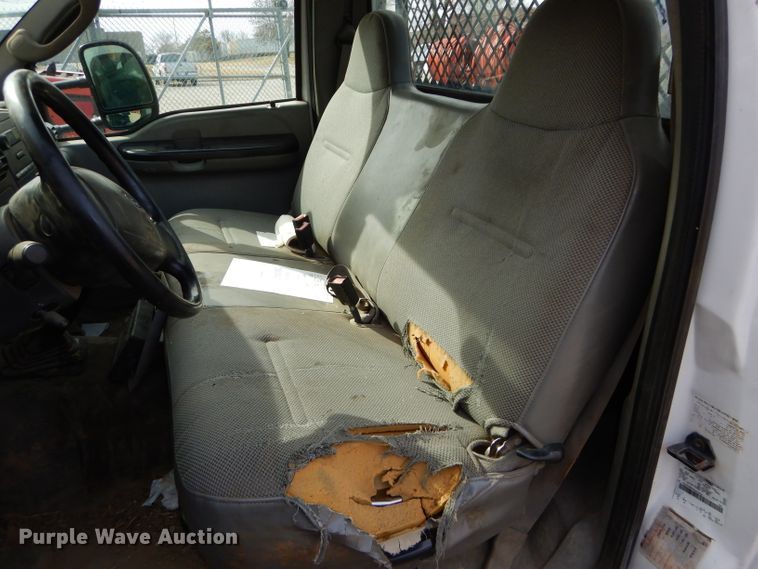 image for item DH4424 2007 Ford F450 Super Duty flatbed truck