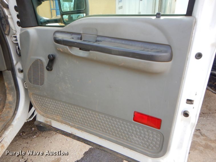 image for item DH4424 2007 Ford F450 Super Duty flatbed truck