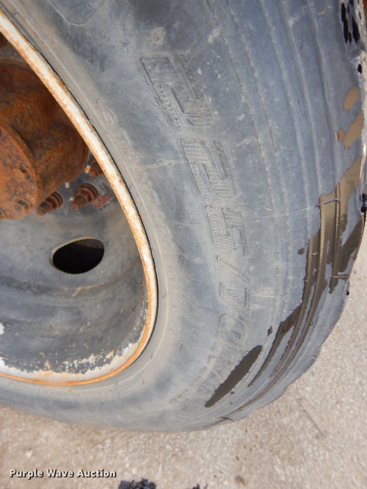 image for item DH4424 2007 Ford F450 Super Duty flatbed truck