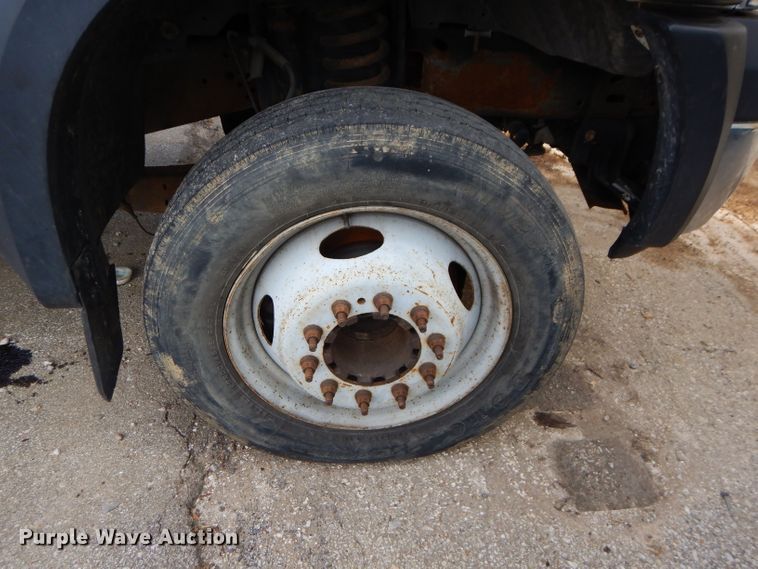 image for item DH4424 2007 Ford F450 Super Duty flatbed truck