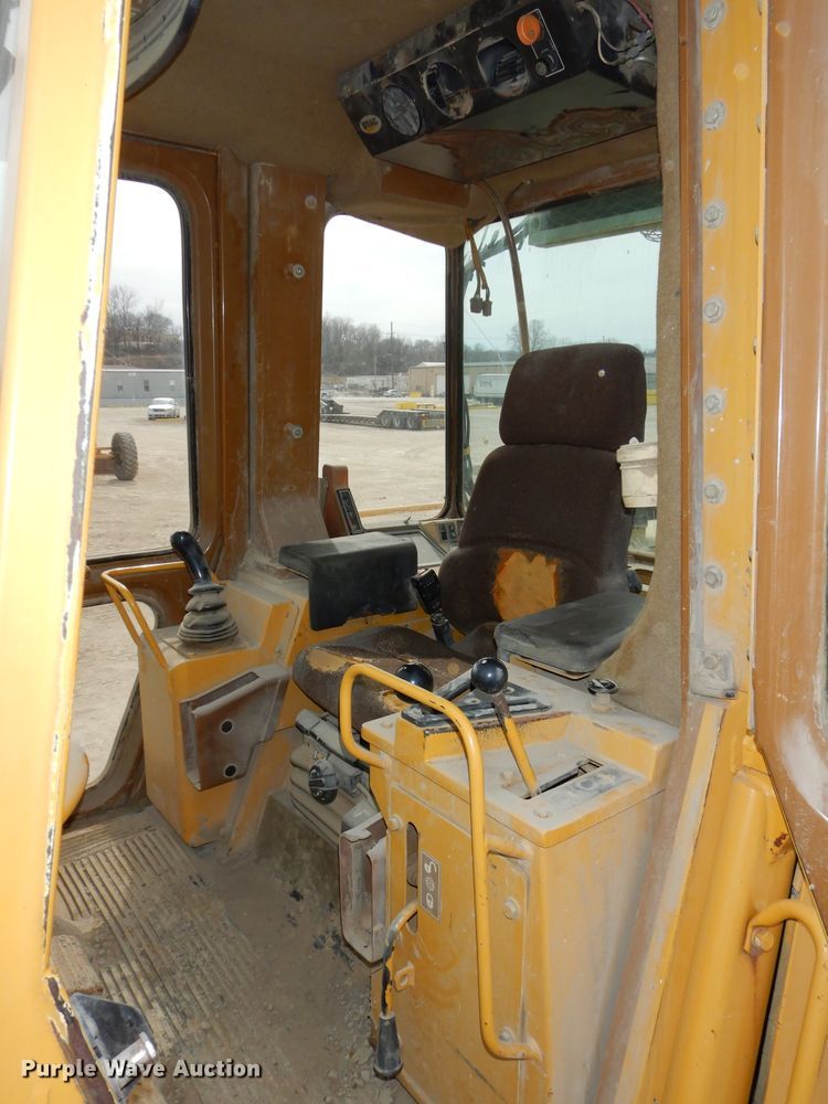 image for item DH4425 1999 Caterpillar 963B  crawler loader