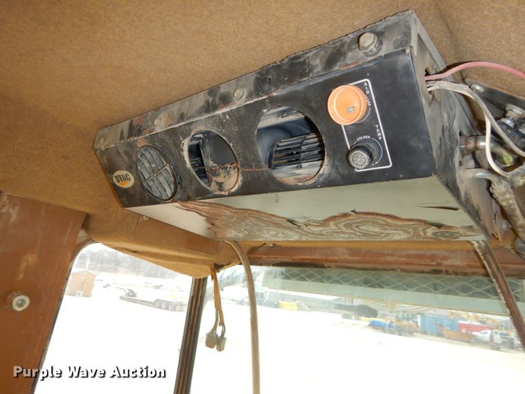 image for item DH4425 1999 Caterpillar 963B  crawler loader