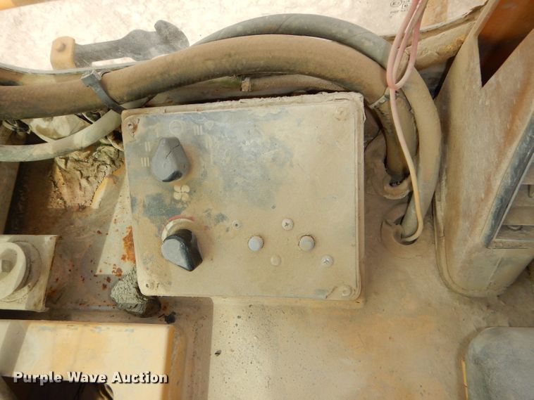 image for item DH4425 1999 Caterpillar 963B  crawler loader