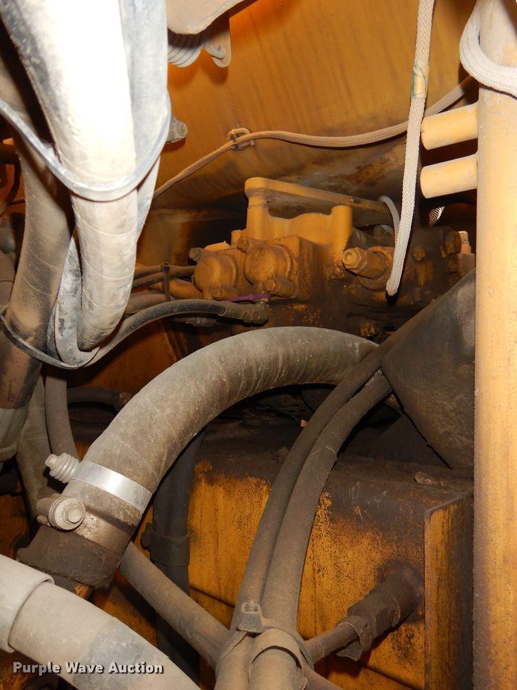 image for item DH4425 1999 Caterpillar 963B  crawler loader