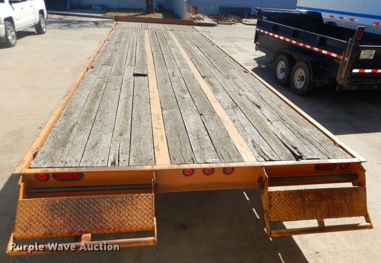 image for item DH4427 2006 Redi Haul R30210TB tilt deck equipment trailer