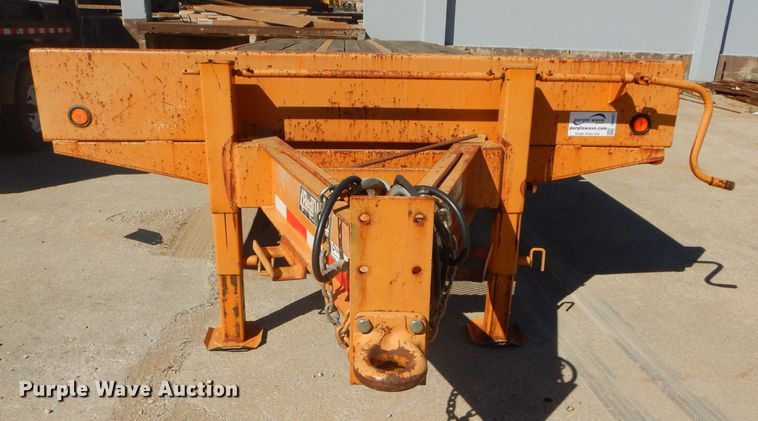 image for item DH4427 2006 Redi Haul R30210TB tilt deck equipment trailer