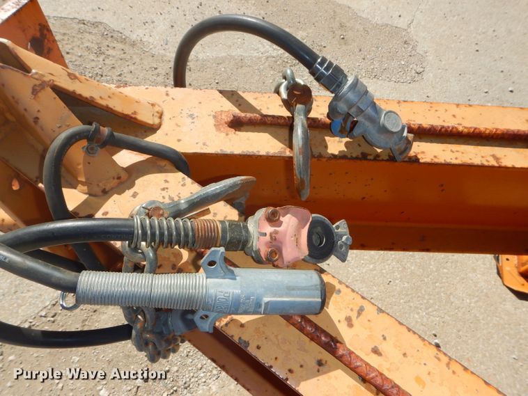 image for item DH4427 2006 Redi Haul R30210TB tilt deck equipment trailer