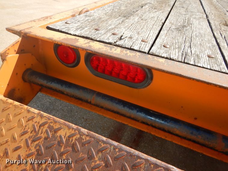 image for item DH4427 2006 Redi Haul R30210TB tilt deck equipment trailer