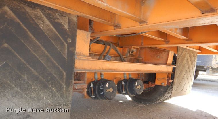 image for item DH4427 2006 Redi Haul R30210TB tilt deck equipment trailer