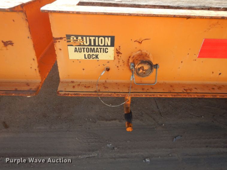 image for item DH4427 2006 Redi Haul R30210TB tilt deck equipment trailer