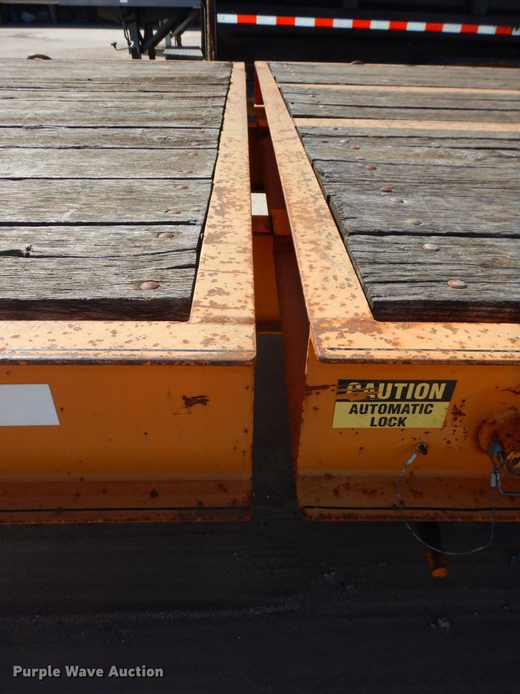 image for item DH4427 2006 Redi Haul R30210TB tilt deck equipment trailer